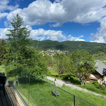 Luane Pres De Valberg Chalet *