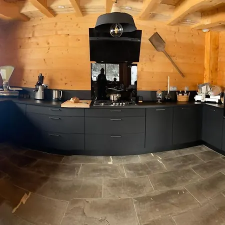 Luane Pres De Valberg Chalet