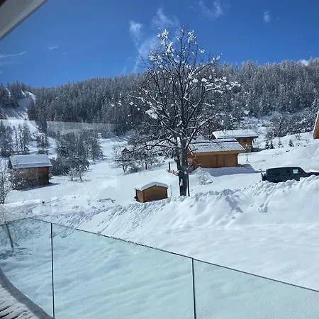 Luane Pres De Valberg *